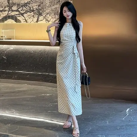 拉夏贝尔高级气质波点连衣裙女夏2025新款洋气系带收腰无袖中长裙图片