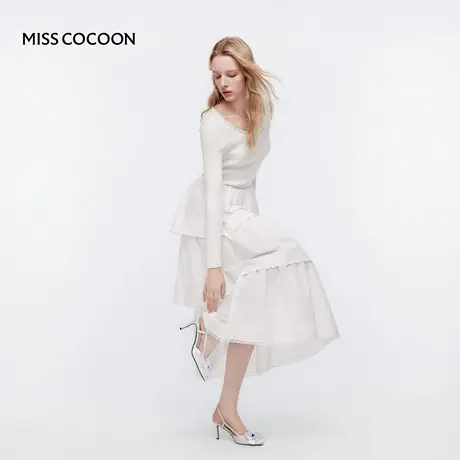 MISSCOCOON可可尼白色打底针织连衣裙女2025秋季新款收腰拼接裙子图片