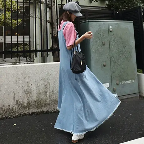 夏装新款牛仔吊带连衣裙女过膝长款韩版宽松大码流苏背带时尚裙子图片
