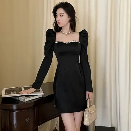 时尚气质女神范方领泡泡袖连衣裙优雅显瘦高级感修身长袖包臀短裙图片