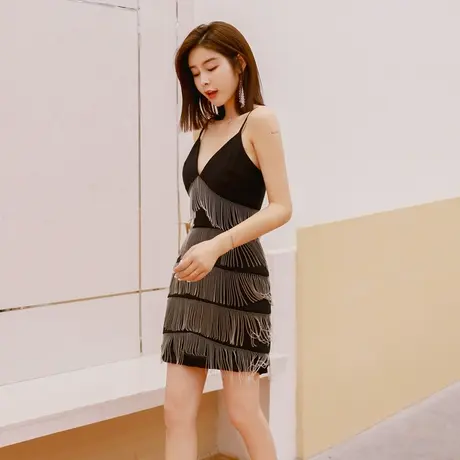 吊带连衣裙2023夏季新款性感女装修身气质流苏心机裙子设计感V领图片