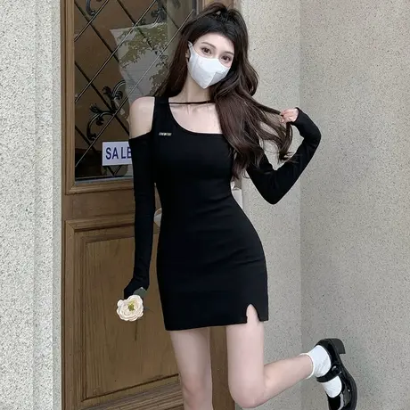 蝴蝶结露背甜辣妹黑色包臀连衣裙子2023新款小个子性感短裙女秋季图片