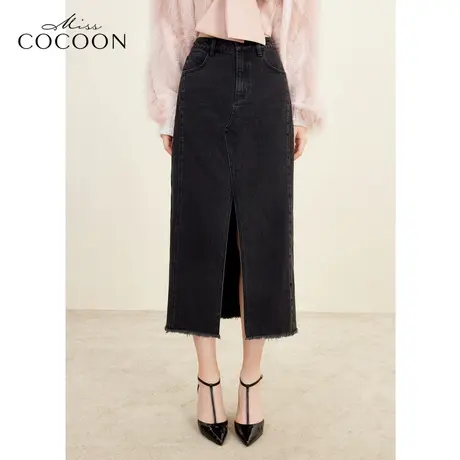 missCOCOON开叉牛仔半裙2023冬装新款女装立体皮花袋口半身裙图片
