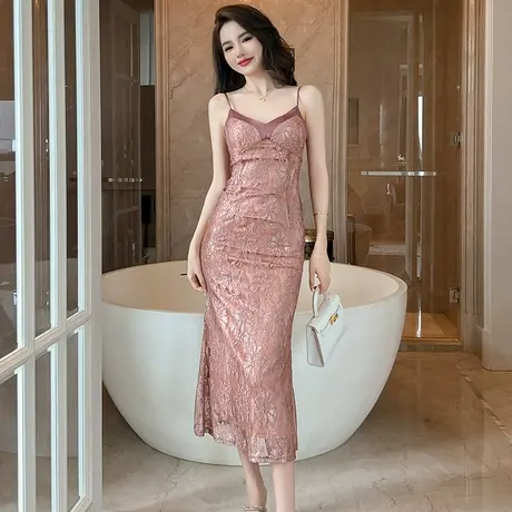 洋气独特拼接蕾丝连衣裙2023新款性感露背轻奢显瘦吊带裙子中长款图片