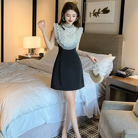 洋气独特撞色立领连衣裙女夏收腰显瘦赫本风设计无袖A字短裙新款图片
