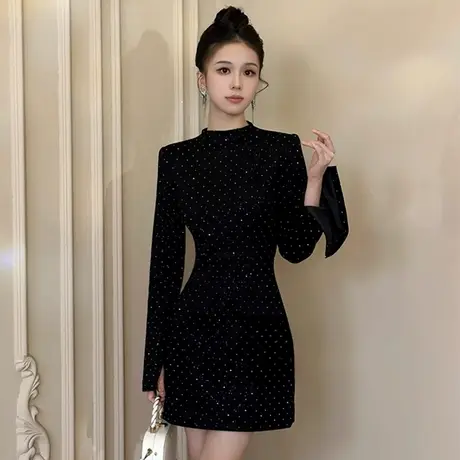 春季穿搭氛围感喇叭袖亮片连衣裙收腰显高名媛风轻奢气质显瘦短裙图片