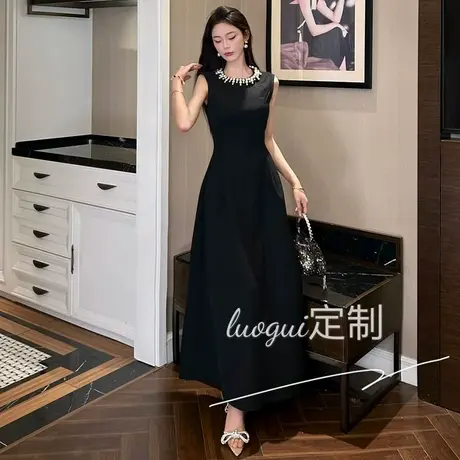法式高冷御姐风钉珠无袖连衣裙女装赫本黑色设计师款名媛a字长裙图片