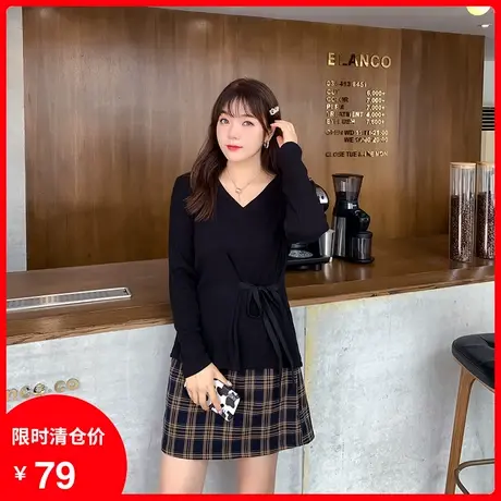 2023年秋装新品大码V领不规则设计感显瘦绑带收腰胖MM针织女上衣商品大图