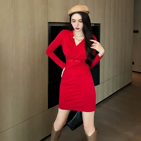 性感轻熟风收腰V领长袖连衣裙秋装气质女神范显瘦包臀打底裙新款图片
