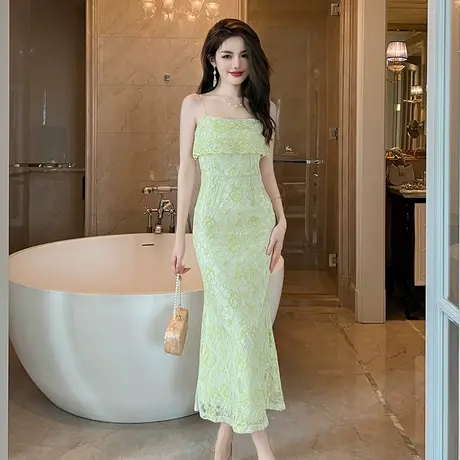 海边度假小清新碎花吊带连衣裙性感轻奢御姐风显瘦蕾丝长裙子新款图片
