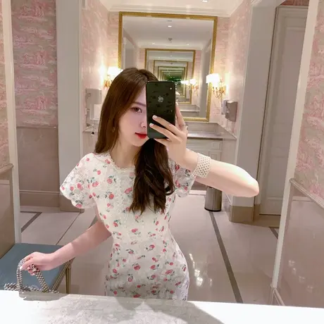 洋气樱桃连衣裙性感修身气质女神范衣服显瘦名媛蕾丝超仙裙子图片