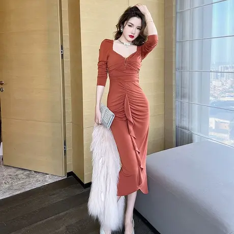 法式气质名媛方领美背秋装打底长袖包臀裙中长款设计感小众连衣裙图片