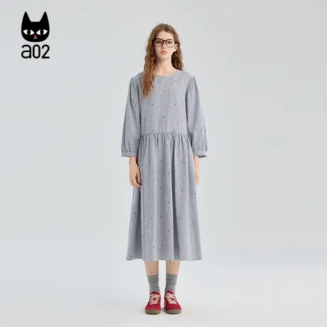 a02宽松格纹绣花连衣裙女2025秋季新款通勤风出游氛围感穿搭秋装图片
