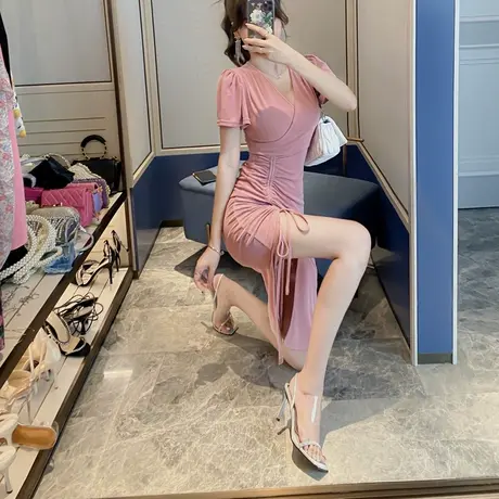 温柔风少女粉色修身包臀连衣裙子夏紧身性感侧开叉甜美减龄中长裙图片