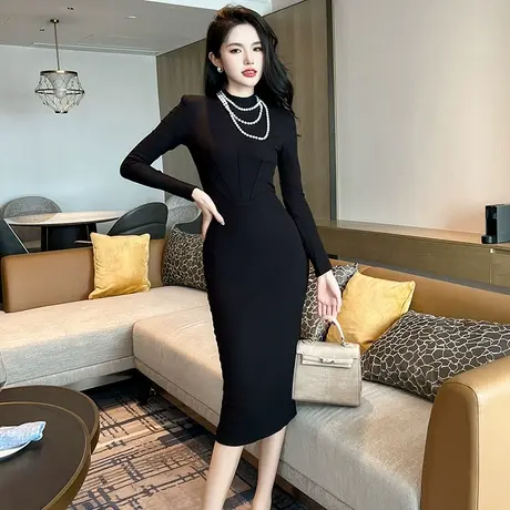 法式赫本风鱼骨针织连衣裙秋季修身显瘦御姐风复古气质包臀小黑裙图片