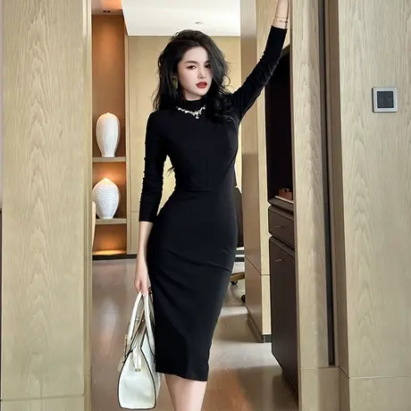 洋气时髦御姐风百搭半高领修身连衣裙中长款显瘦修身高腰包臀裙女图片