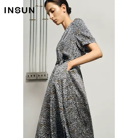 INSUN恩裳夏季印花v领桑蚕丝连衣裙图片