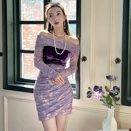 纯欲紫色一字肩印花蕾丝连衣裙秋季绝美漂亮显身材修身包臀裙短款图片