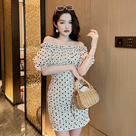 法式甜辣风波点一字肩连衣裙夏季性感修身遮肚子减龄显瘦包臀裙女图片
