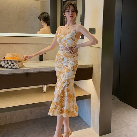 女神范仙女时尚吊带包臀连衣裙夏季2023新款名媛气质性感鱼尾裙子图片