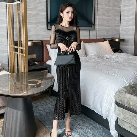 法式条纹超好看丝绒连衣裙高级感黑色复古女神范气质镂空开叉裙子图片