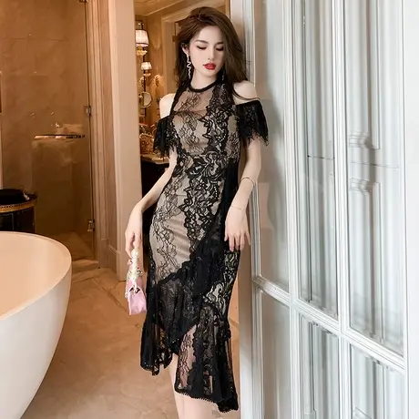 高级感镂空露肩小心机蕾丝连衣裙女装高腰显瘦荷叶边名媛礼服裙子图片