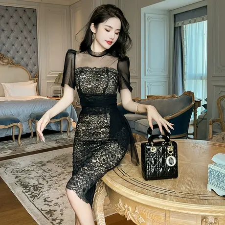 飘带设计感镂空碎花黑色连衣裙女漂亮气质半高领蕾丝包臀修身裙子图片