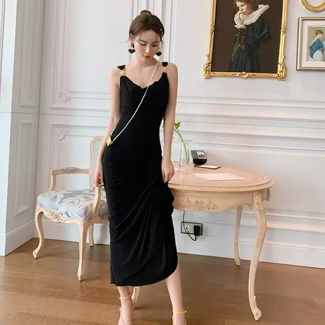 黑色吊带背心中长款连衣裙女夏季2024新款V领显瘦内搭外穿打底裙图片