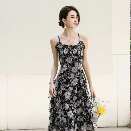 高级感法式设计小众复古碎花吊带连衣裙2023新款女别致收腰裙子夏图片