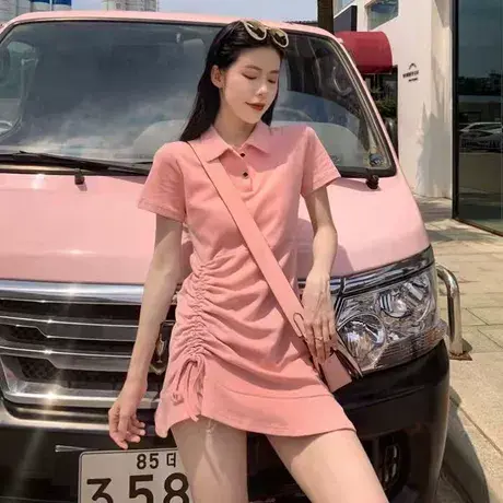 撞色polo领小个子连衣裙子女夏季2023年新款收腰显瘦赫本风小黑裙图片