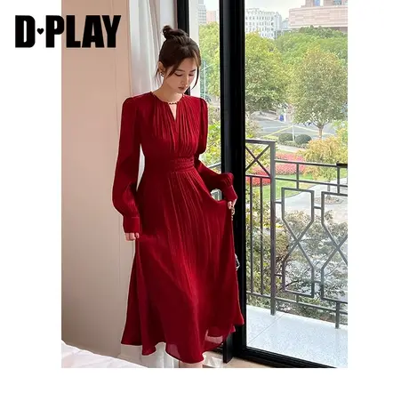 DPLAY2023法式红色V领镂空鎏光纱长裙订婚服回门服敬酒服轻礼服图片