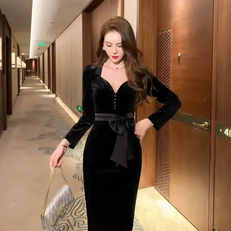 丝绒连衣裙新款名媛修身显瘦秋季配大衣内搭气质赫本风包臀小黑裙图片