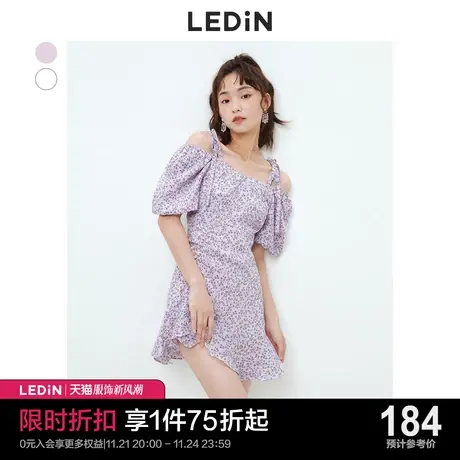 乐町甜美抽褶碎花裙休闲春夏新款女装方领露肩吊带收腰设计连衣裙图片