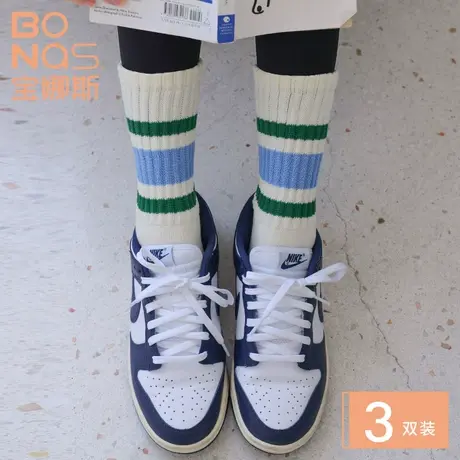 袜子女春秋款ins潮运动中筒袜棉袜条纹学院风长袜配鲨鱼裤的袜子图片