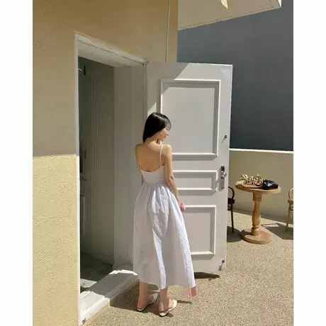 现货Onoev2024流行的裙子女夏季新款拼接白色吊带裙连衣裙图片