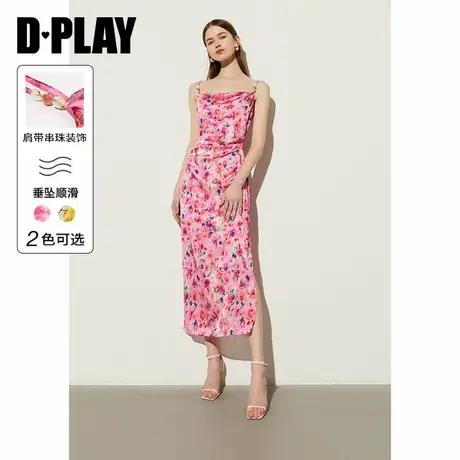 DPLAY夏度假风方领肩带异型串珠装饰侧抽褶侧开衩缎面印花连衣裙图片