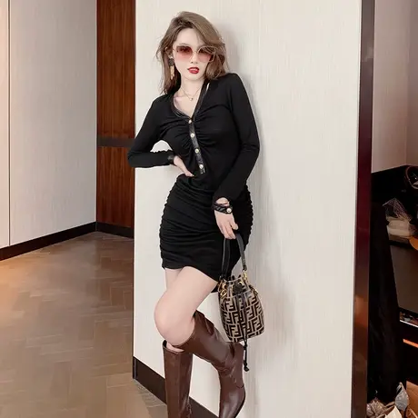法式赫本风修身连衣裙女秋季内搭包臀裙性感气质紧身高腰褶皱短裙图片