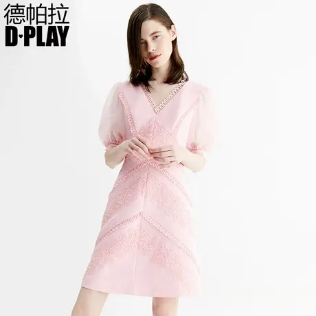 DPLAY德帕拉早春欧美粉色V领泡泡袖修身连衣裙蕾丝拼接中裙图片