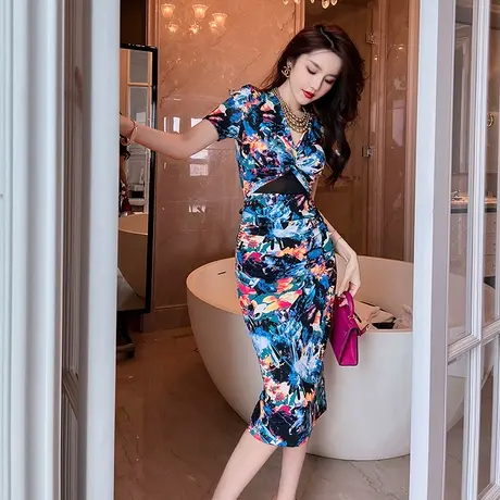 小心机独特设计感修身中长款碎花连衣裙夏季女气质显瘦V领包臀裙图片