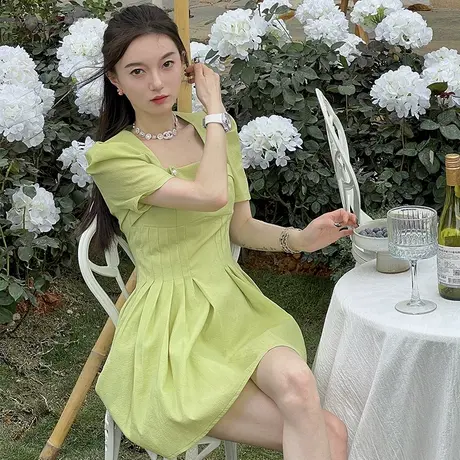时尚洋气小清新甜美泡泡袖方领连衣裙女遮肚子收腰显瘦a字裙短款图片