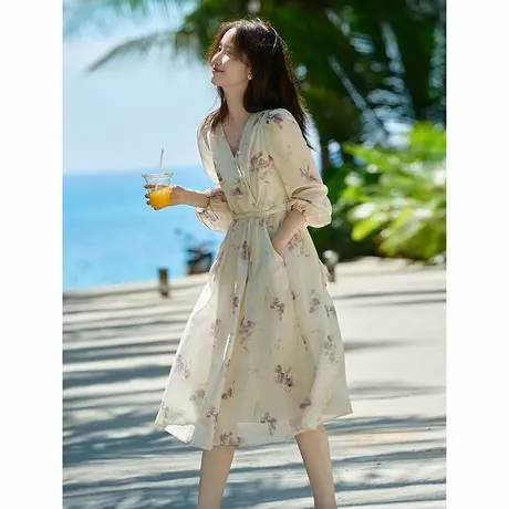 时尚气质连衣裙2025年夏季新款女收腰V领显瘦碎花淑女温柔长裙图片
