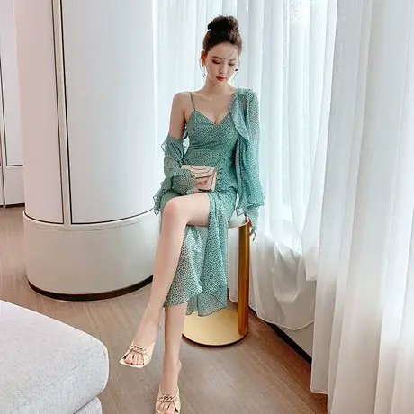 波点碎花连衣裙女夏气质法式V领显瘦套装雪纺衫上衣吊带裙两件套图片
