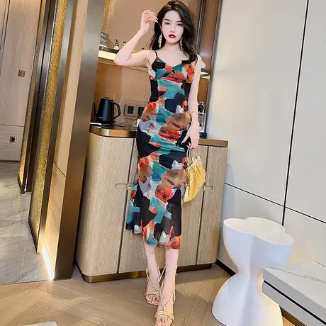 夏季印花气质轻奢初恋系吊带连衣裙女新款修身显瘦鱼尾包臀长裙子图片
