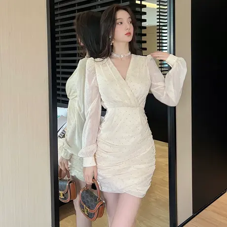 优雅修身御姐风性感包臀连衣裙秋冬小个子显高V领长袖亮片短裙女图片