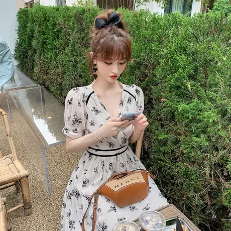 温柔风清新印花V领连衣裙女夏季短袖收腰显瘦气质长款到脚裸裙子图片