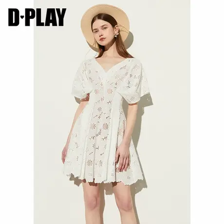 DPLAY【黑标】夏新度假白色连衣裙女镂空度假海边沙滩裙短裙图片