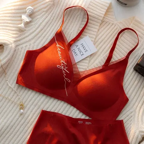 红色本命年内衣女轻薄无痕聚拢胸罩无钢圈收副乳结婚专用文胸套装图片