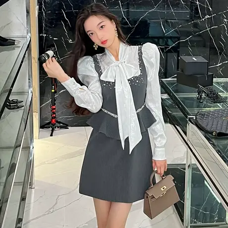 干练气质假两件正式场合连衣裙秋季穿搭高级感拼接飘带荷叶边裙子图片