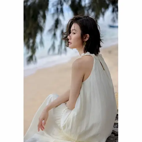 弥古法式度假风连衣裙女高级感宽松挂脖吊带长裙2025新款夏季裙子图片