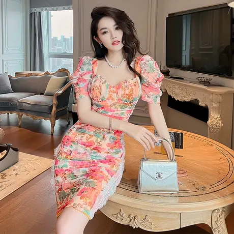 网纱小清新独特桃心领碎花连衣裙女洋气显瘦设计感减龄修身包臀裙图片